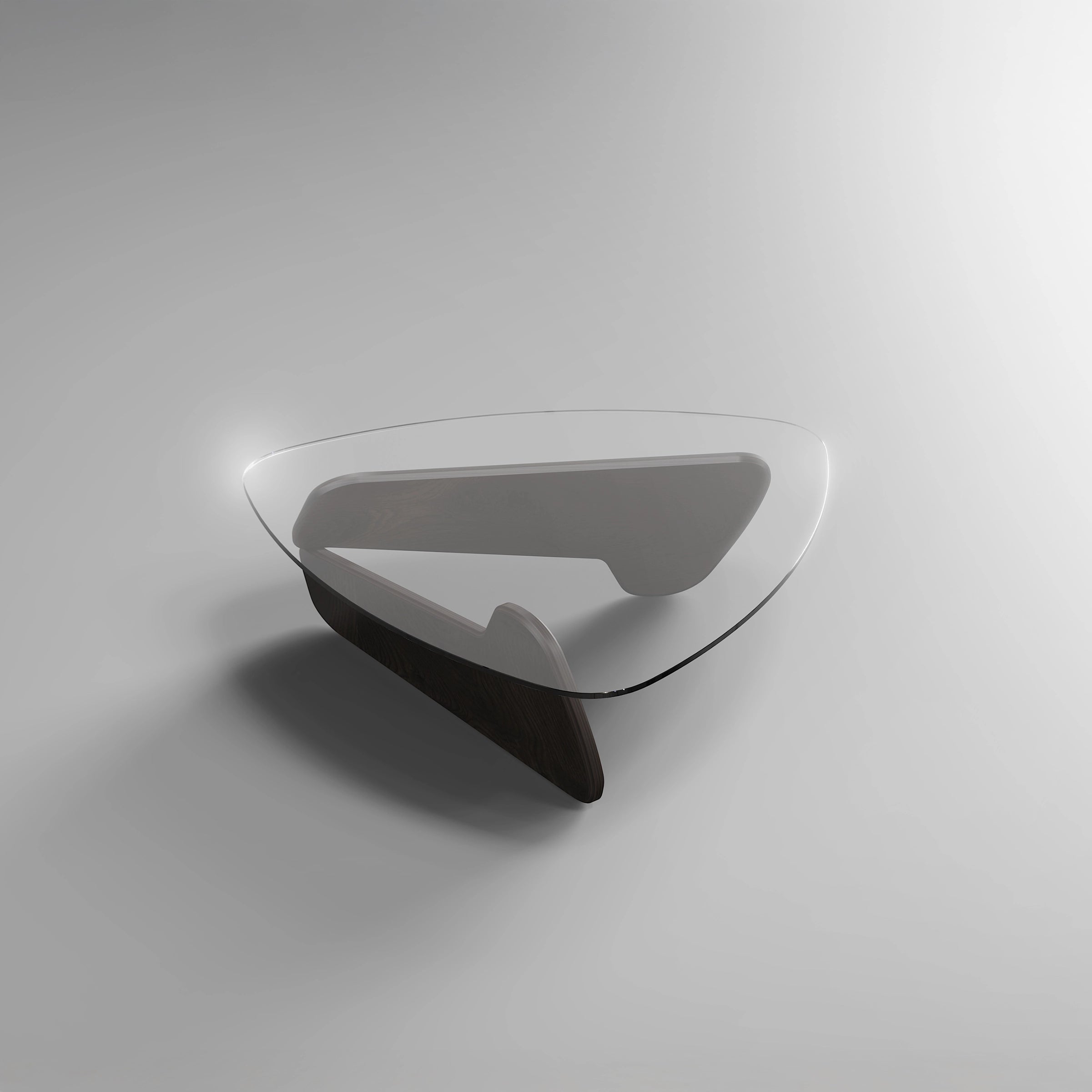 Designer-Couchtisch mit asymmetrischer Glasplatte und minimalistischem Holzuntergestell